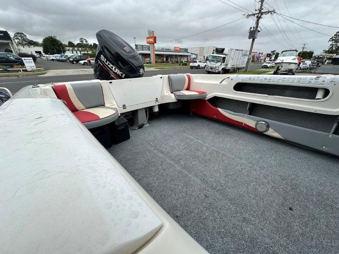 2000 Savage 5.5 SURVEYOR SP HALF CABIN