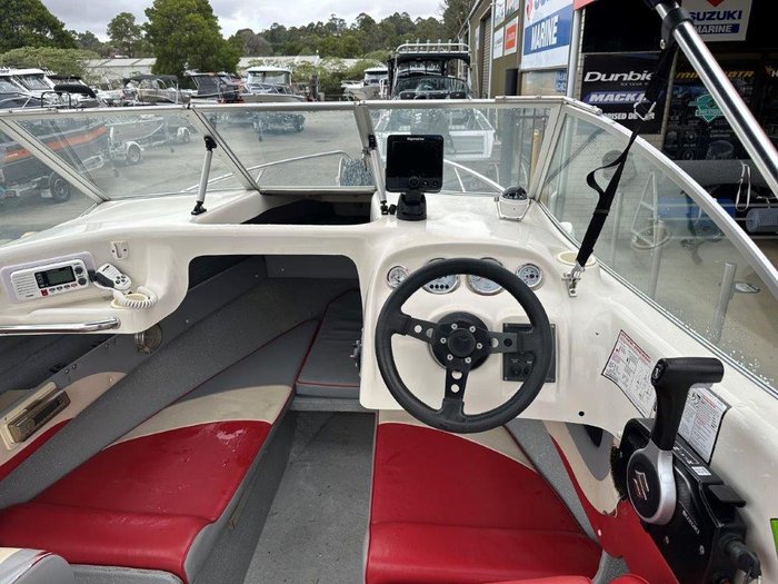 2000 Savage 5.5 SURVEYOR SP HALF CABIN