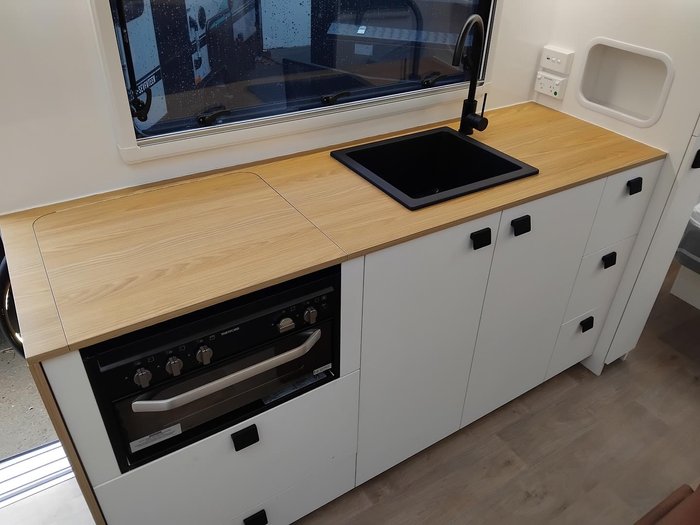 2025 New Age Caravans Dr18e Desert Rose Full Off Road Couples Van