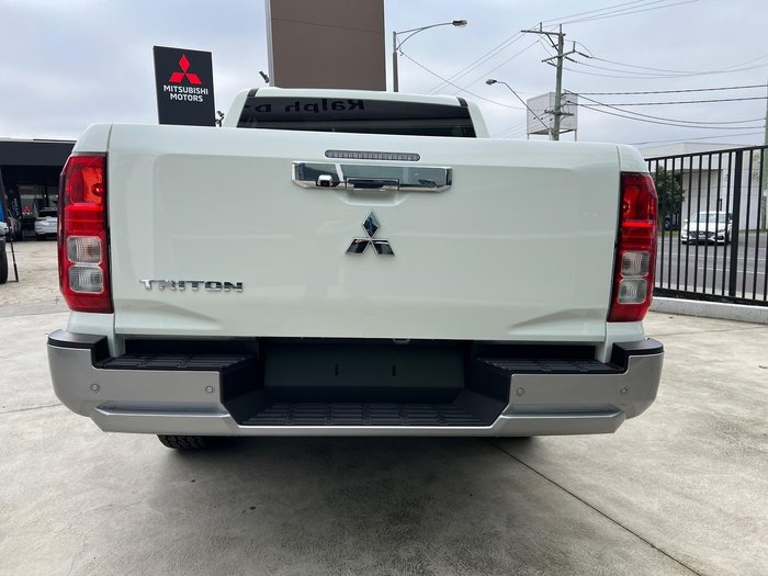 2024 Mitsubishi Triton GLX+