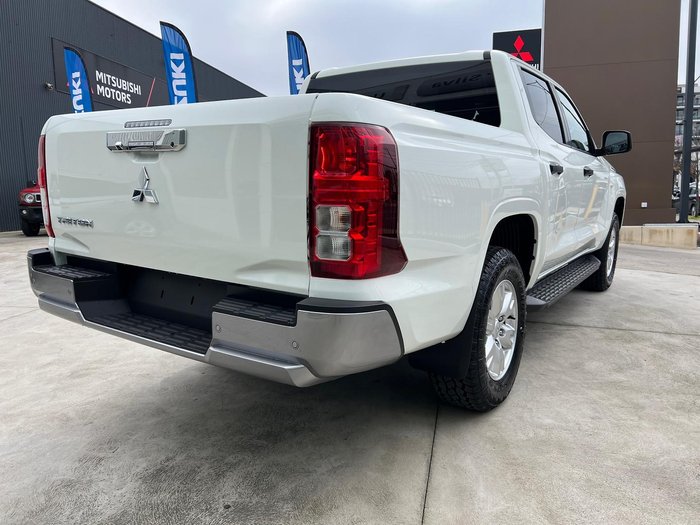 2024 Mitsubishi Triton GLX+