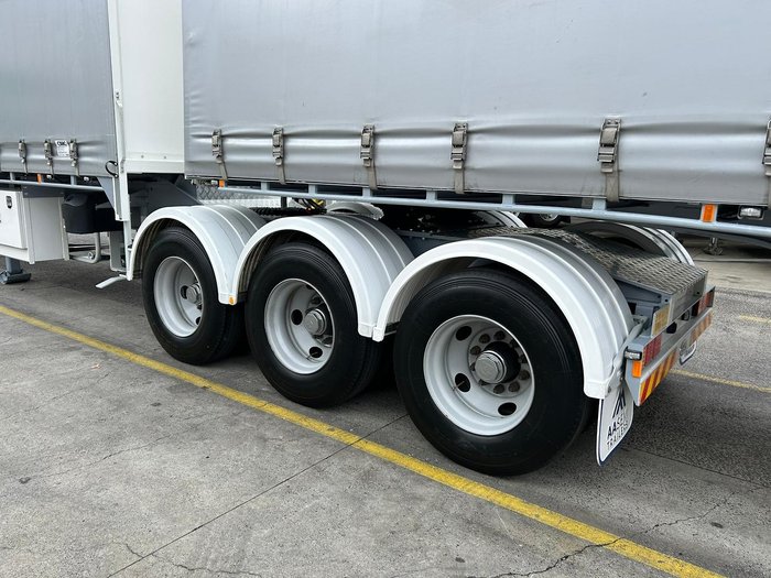 2023 CIMC St3 34 Pallet Sd B Double R/T Grey