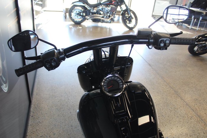 2025 Harley-davidson FLFB FAT BOY S (117) VIVID BLACK