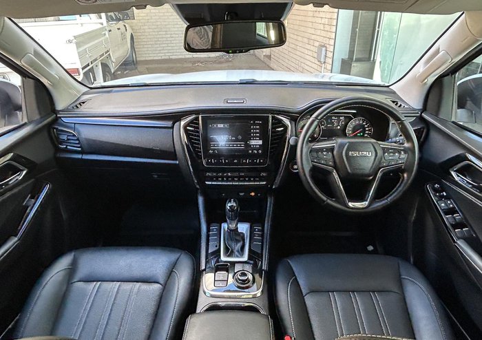 2023 Isuzu MU-X LS-T