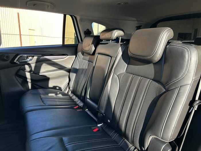 2023 Isuzu MU-X LS-T