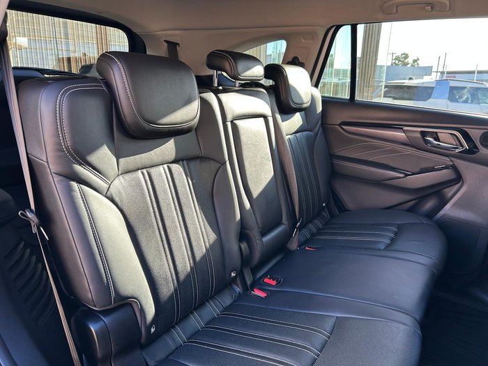 2023 Isuzu MU-X LS-T