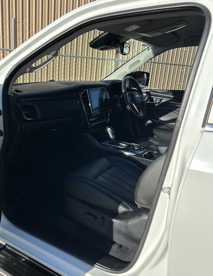 2023 Isuzu MU-X LS-T