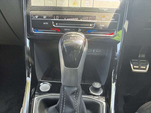 2024 Volkswagen T-CROSS R-LINE