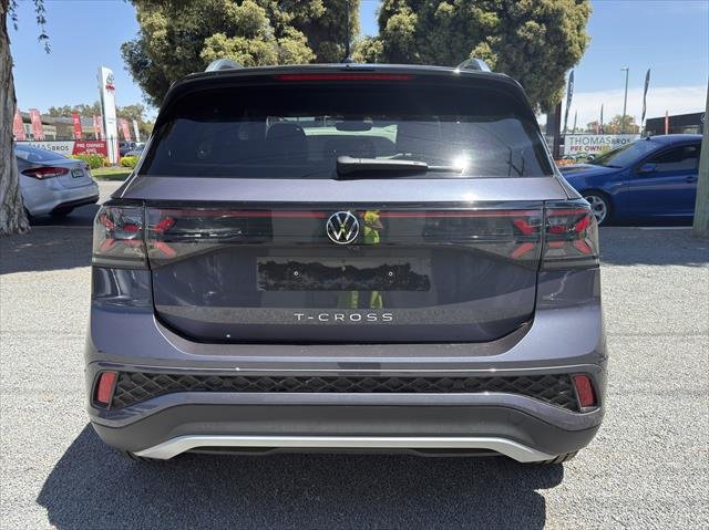 2024 Volkswagen T-CROSS R-LINE