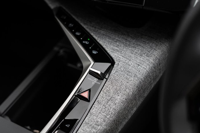 2025 Peugeot 3008 Allure Hybrid