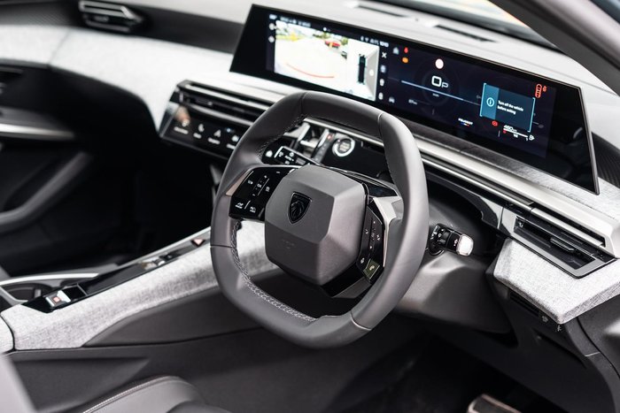 2025 Peugeot 3008 Allure Hybrid