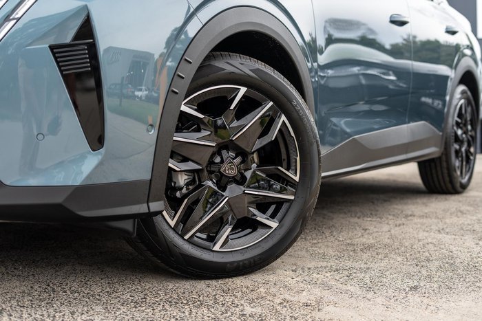 2025 Peugeot 3008 Allure Hybrid