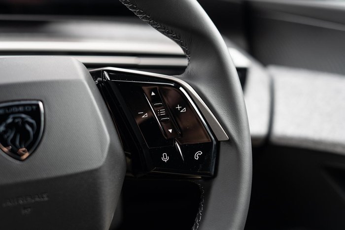 2025 Peugeot 3008 Allure Hybrid