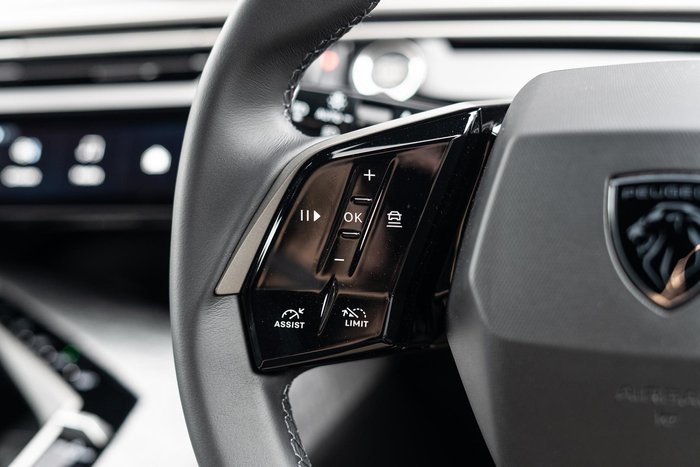 2025 Peugeot 3008 Allure Hybrid