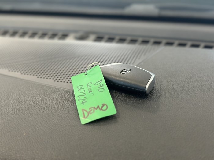 2025 LDV D90 Executive