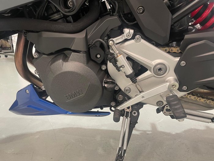 2024 BMW F 900 XR F 900 Blue