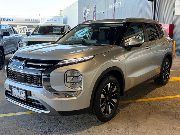 2025 Mitsubishi Outlander LS