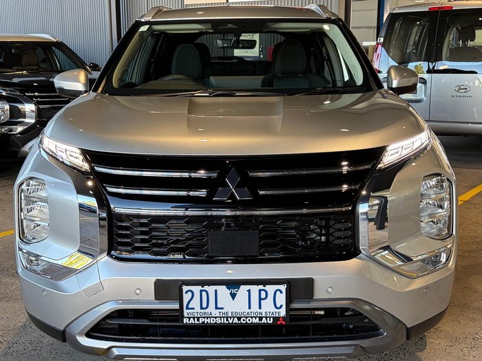 2025 Mitsubishi Outlander LS