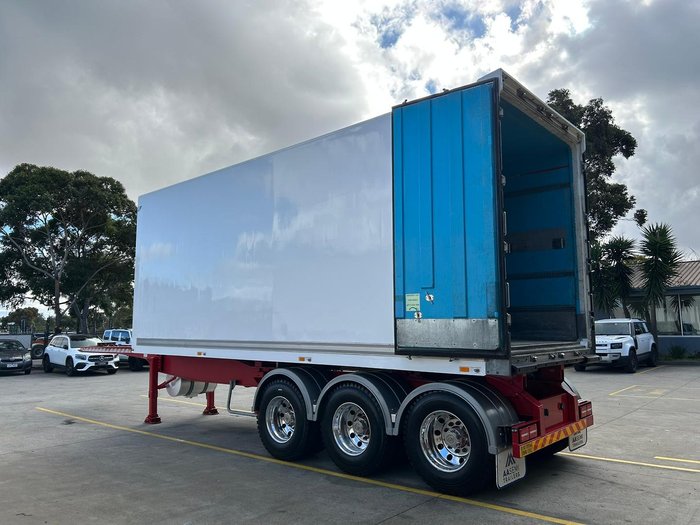 2013 FTE St3 Lead A 12 Pallet -28 Freezer Double Stacker
