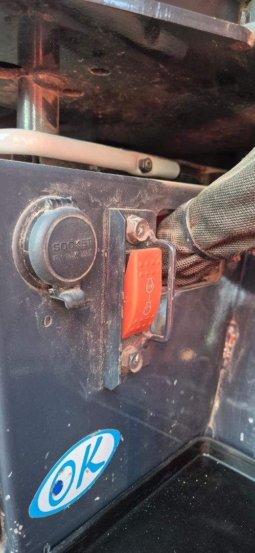 2022 Yanmar Sv100 Red