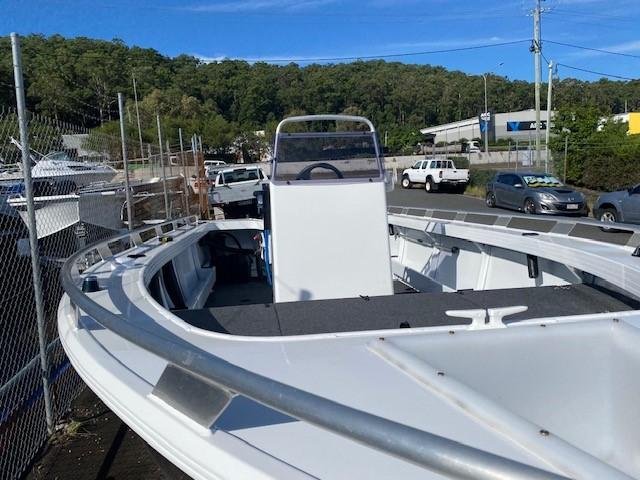 2024 Stacer 529 Outlaw Centre Console