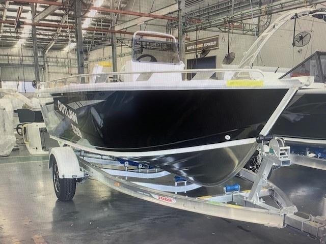 2024 Stacer 529 Outlaw Centre Console