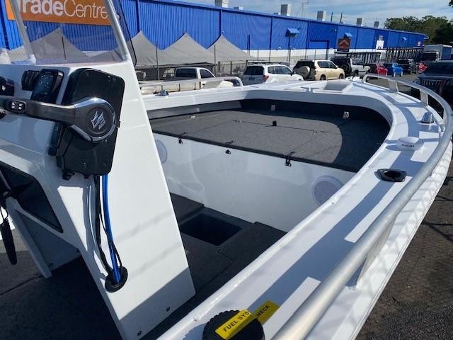 2024 Stacer 529 Outlaw Centre Console