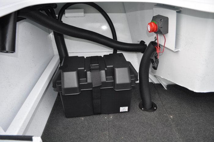 2024 Stacer 529 Outlaw Centre Console