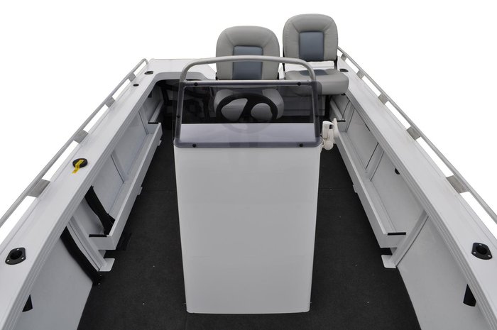 2026 Stacer 529 Outlaw Centre Console