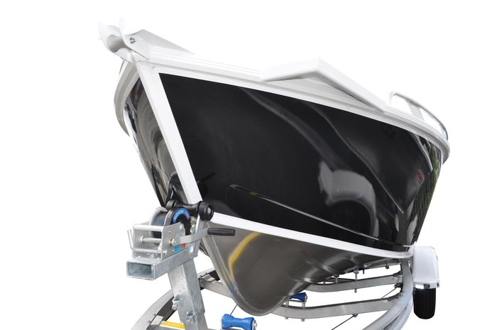 2026 Stacer 529 Outlaw Centre Console