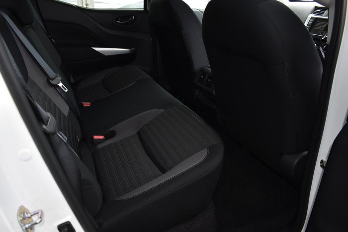 2024 Nissan Navara ST