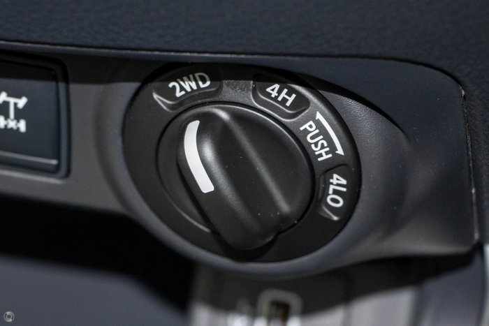 2024 Nissan Navara ST D23 MY24 4X4 Dual Range Solid White