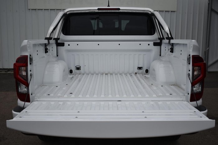 2024 Nissan Navara ST