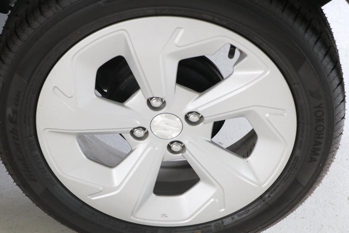 2025 Suzuki Swift Hybrid Plus