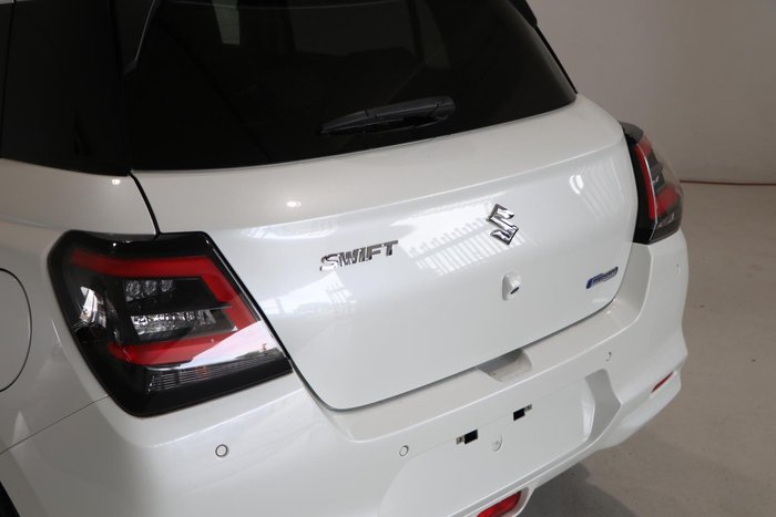 2025 Suzuki Swift Hybrid Plus