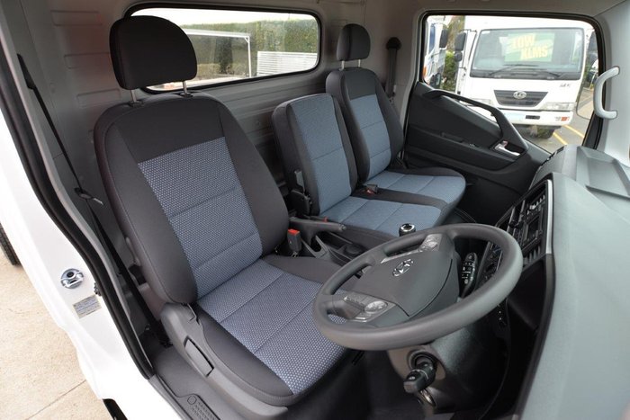 2025 HYUNDAI EX4 MWB WHITE