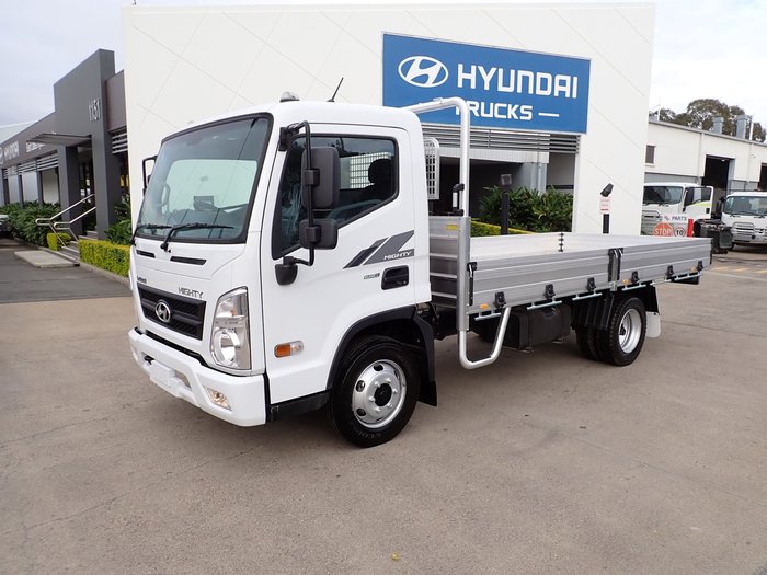 2025 HYUNDAI EX4 MWB WHITE