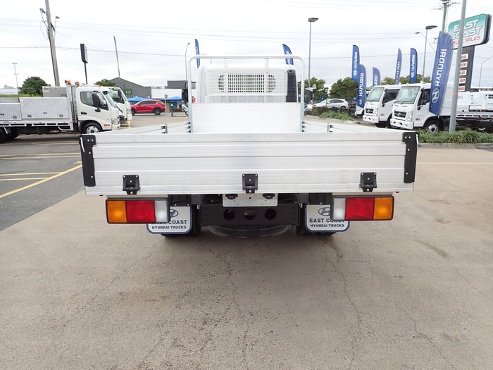 2025 HYUNDAI EX4 MWB WHITE