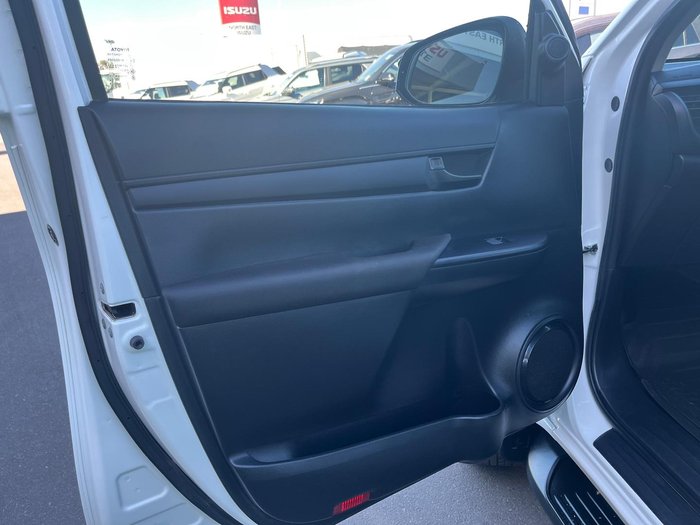 2019 Toyota Hilux SR