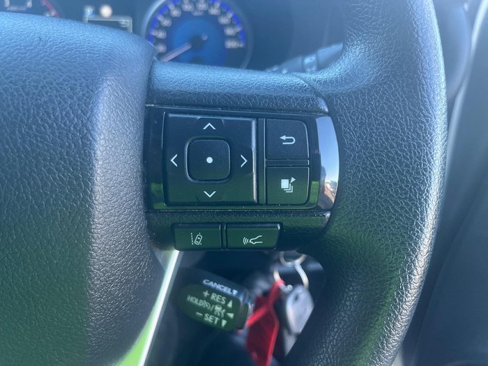 2019 Toyota Hilux SR