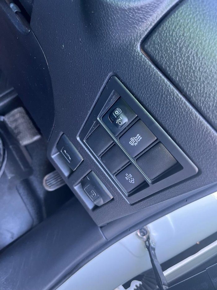 2019 Toyota Hilux SR