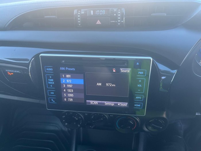 2019 Toyota Hilux SR