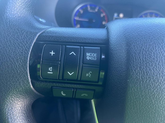 2019 Toyota Hilux SR