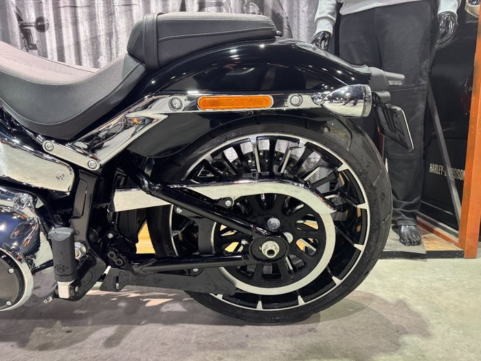 2025 Harley-davidson FXBR BREAKOUT (117) Vivid Black