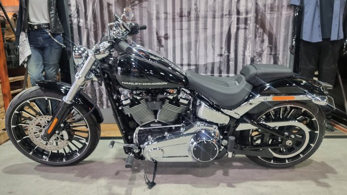 2025 Harley-davidson FXBR BREAKOUT (117) Vivid Black