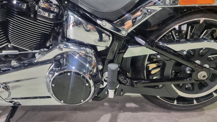 2025 Harley-davidson FXBR BREAKOUT (117) Vivid Black