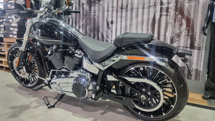 2025 Harley-davidson FXBR BREAKOUT (117) Vivid Black