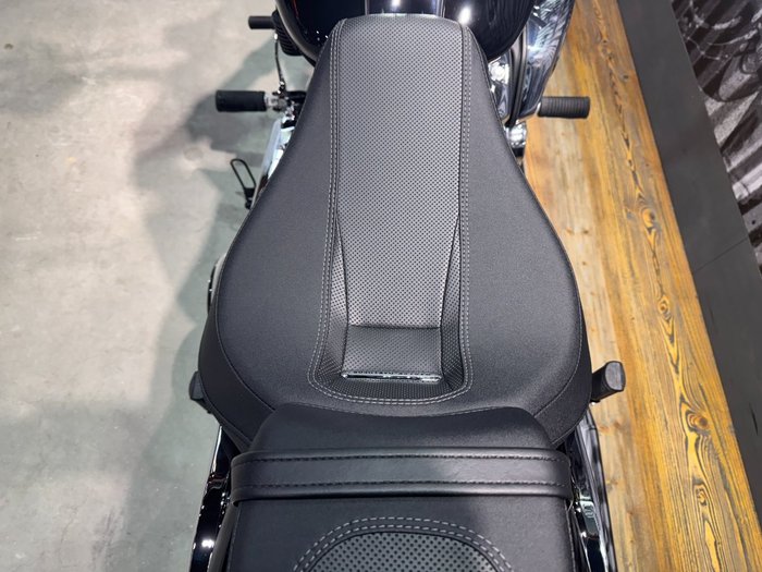 2025 Harley-davidson FXBR BREAKOUT (117) Vivid Black