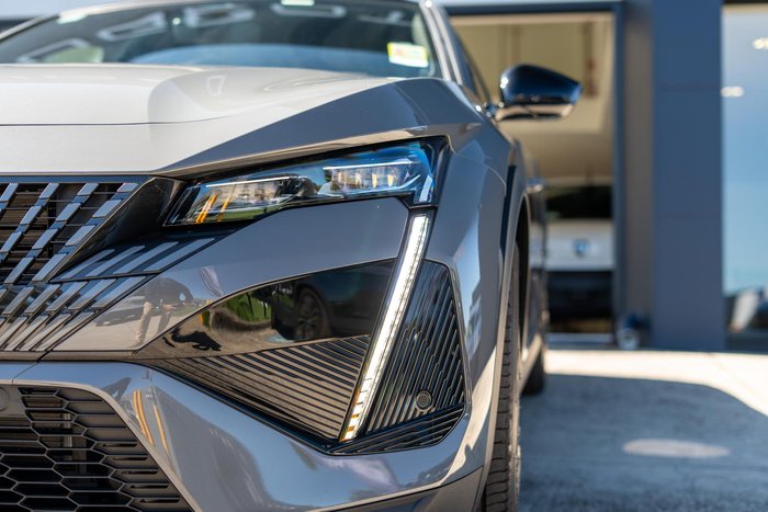 2025 Peugeot 408 GT Premium Hybrid