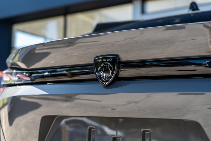 2025 Peugeot 408 GT Premium Hybrid